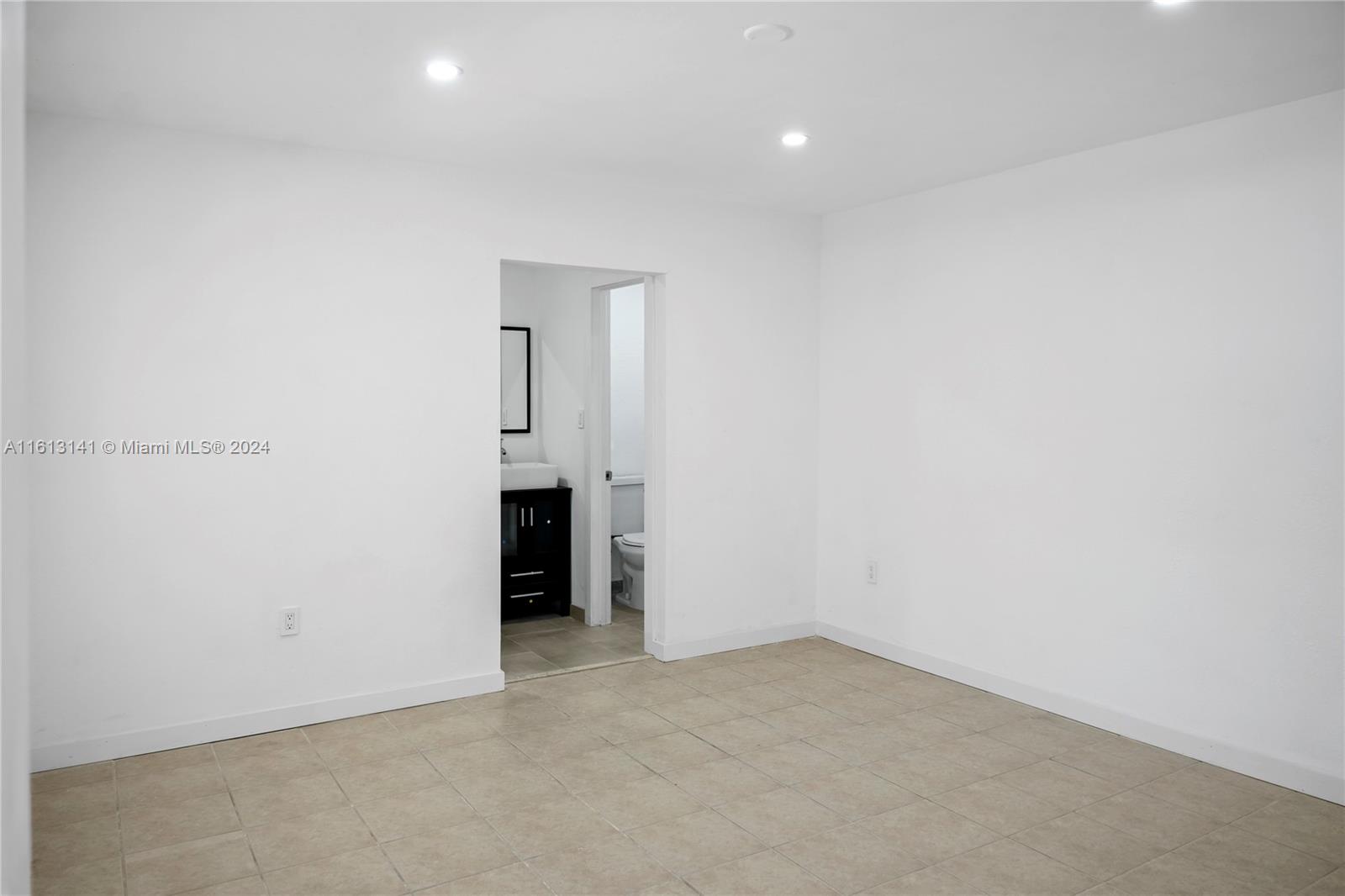 6731 NW 199th Ter
