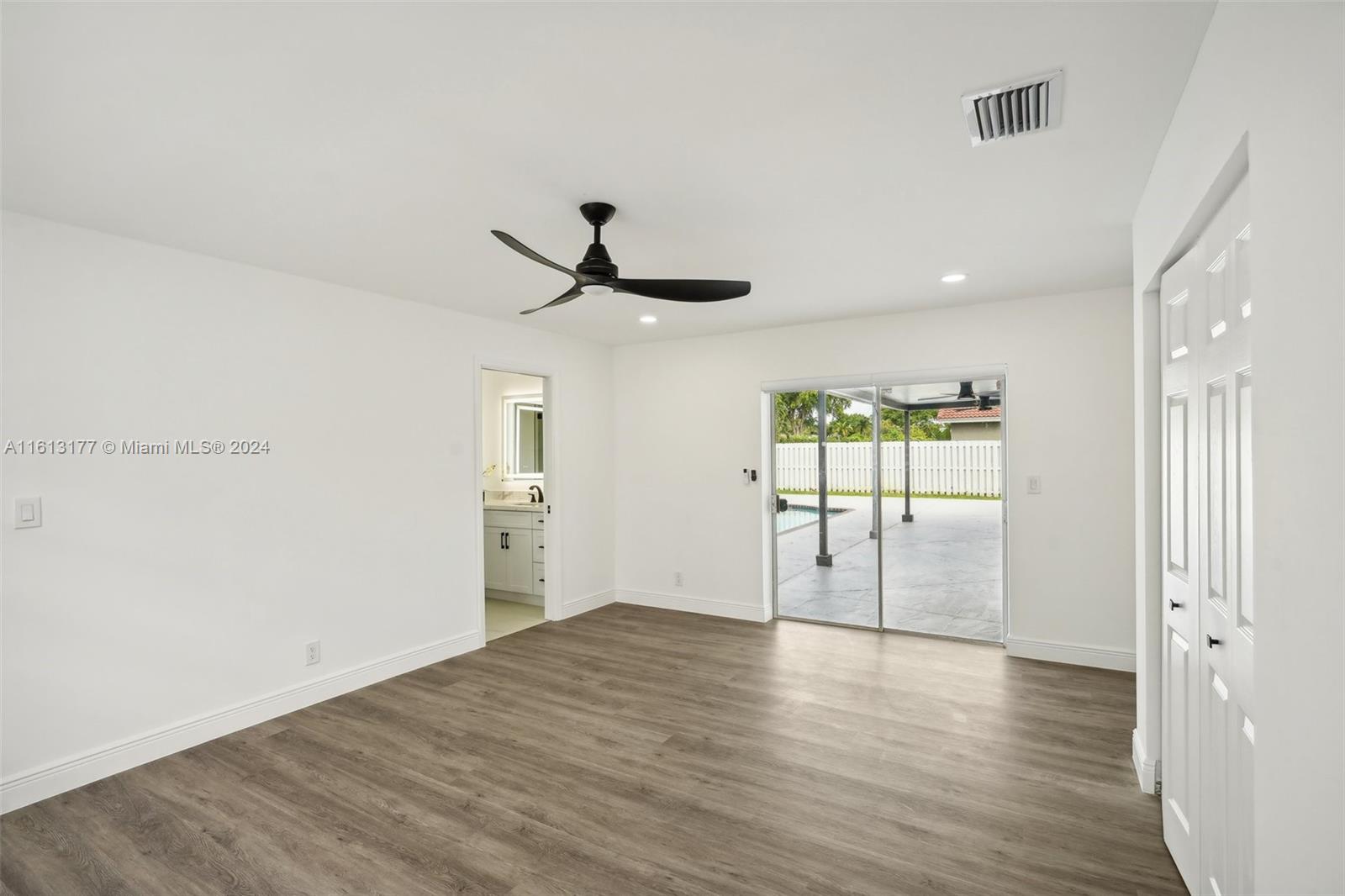 10182 Ramblewood Dr