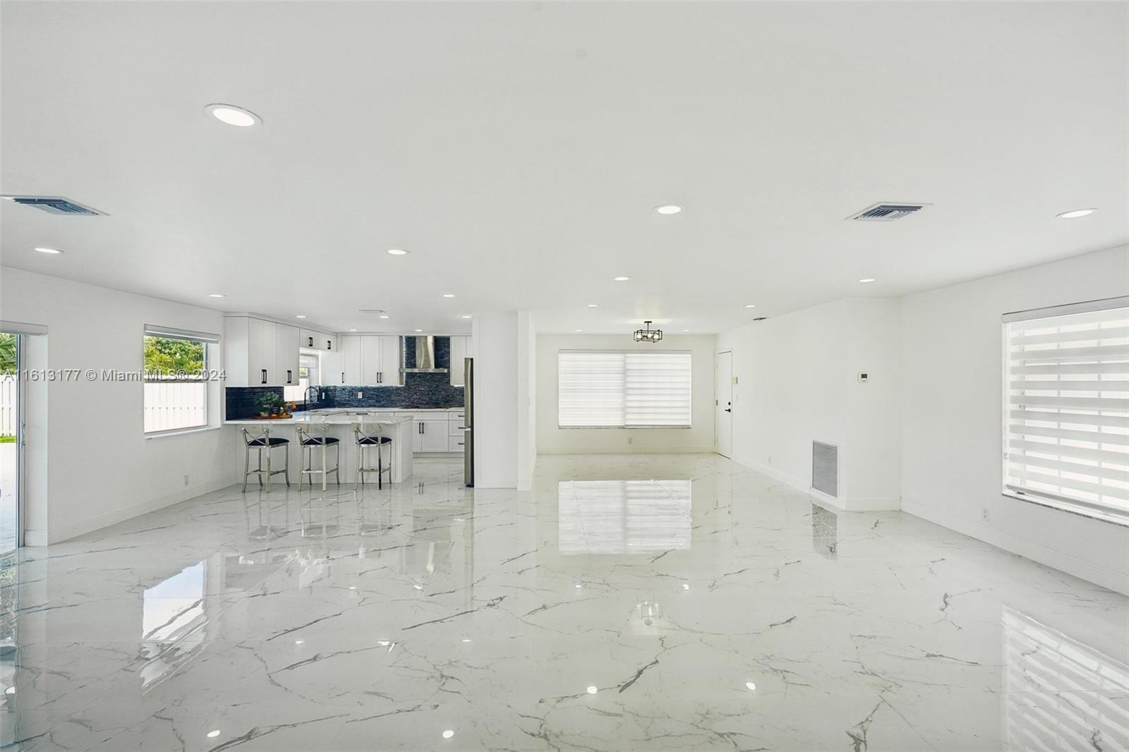 10182 Ramblewood Dr