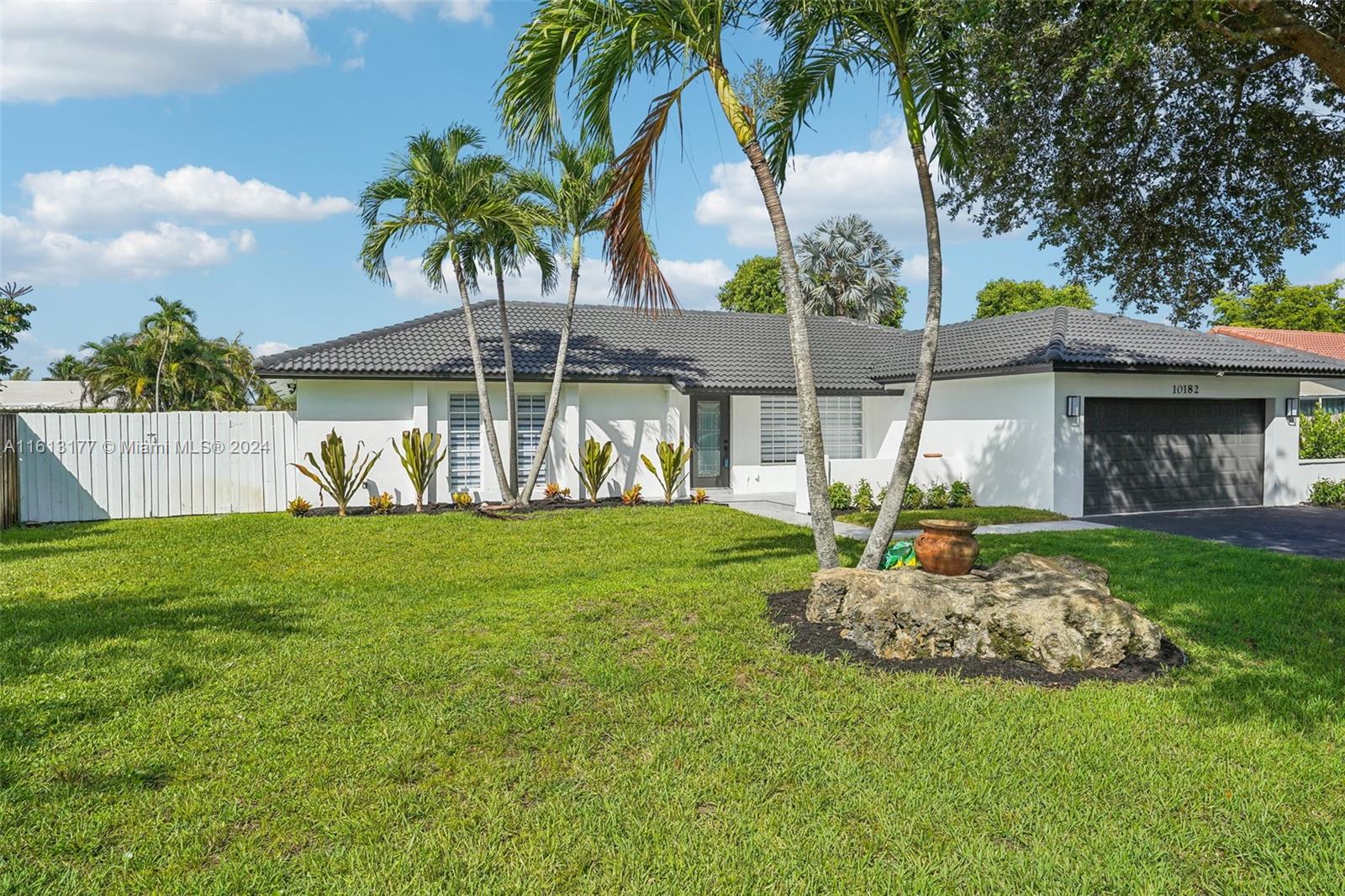 10182 Ramblewood Dr