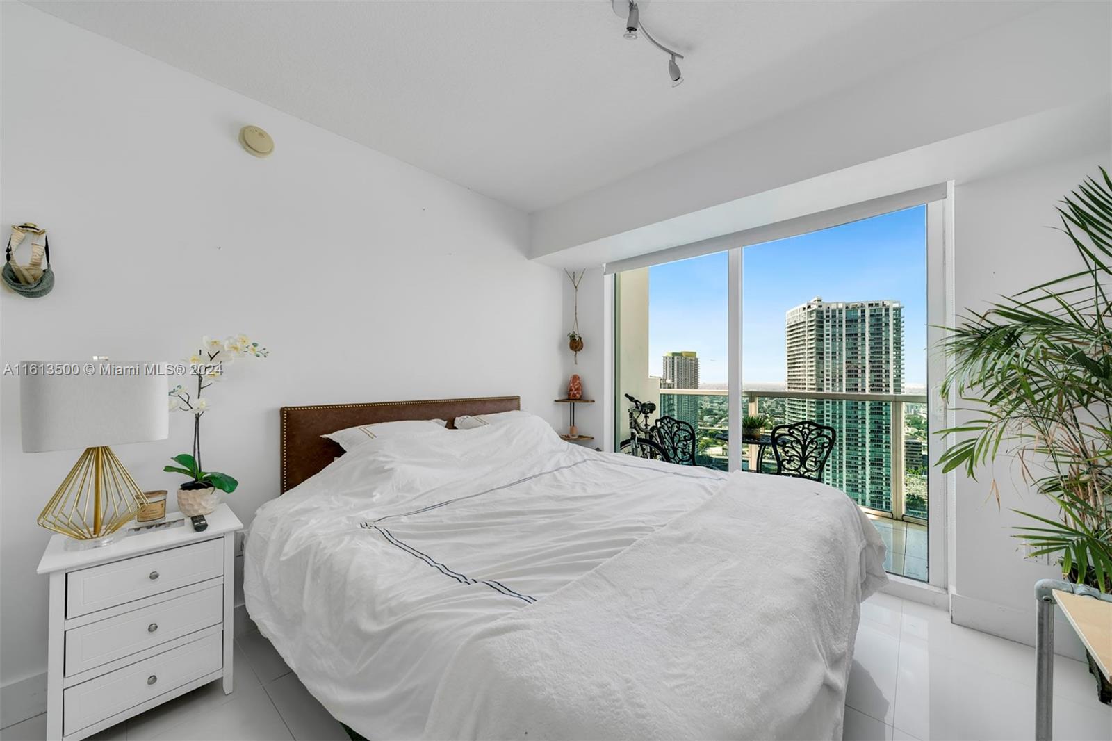 41 SE 5th St # 2117