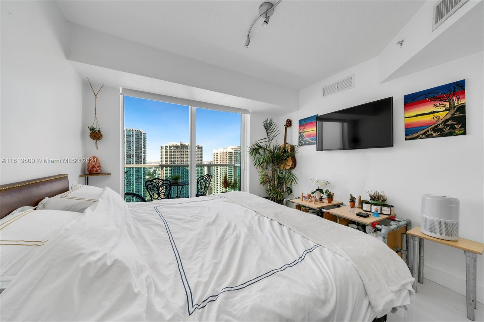 41 SE 5th St # 2117