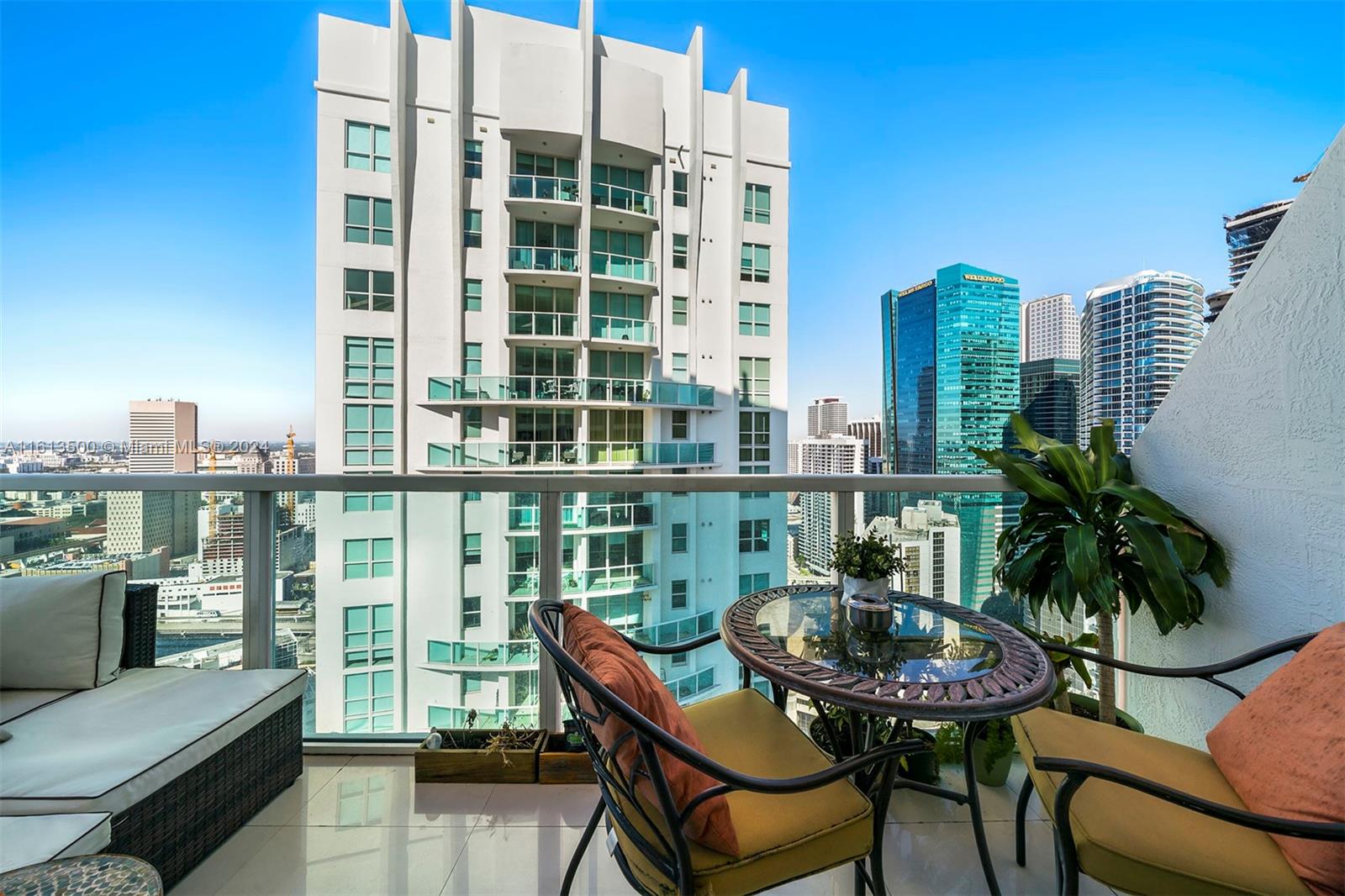 41 SE 5th St # 2117