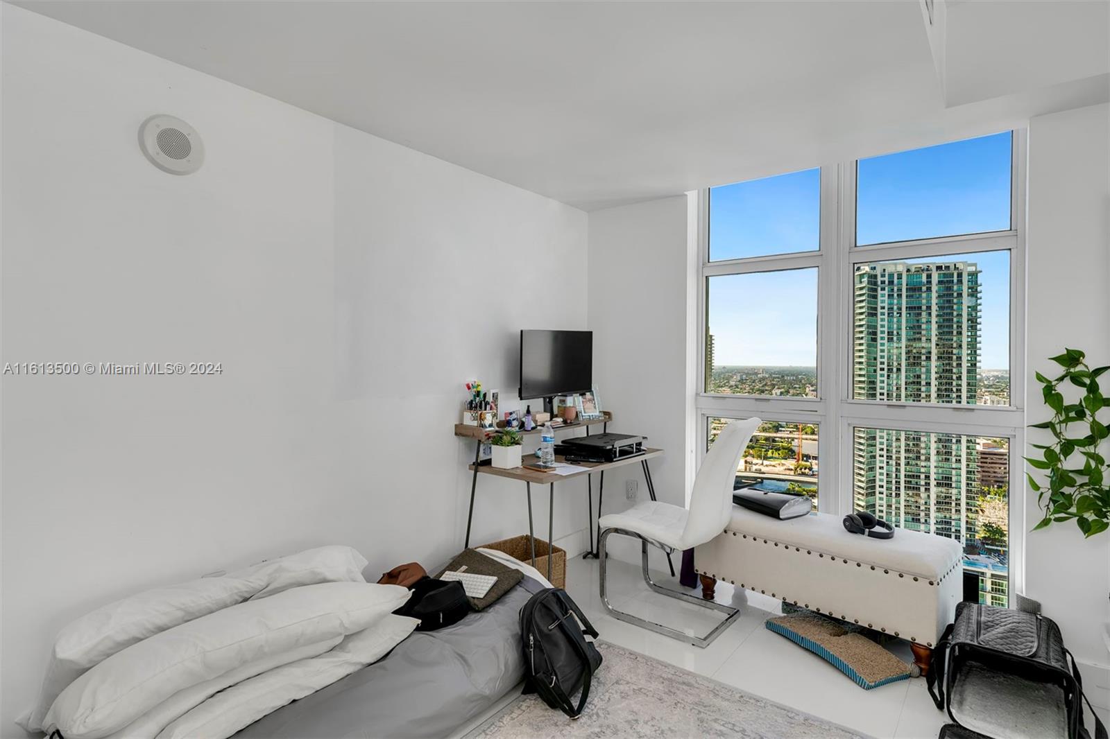 41 SE 5th St # 2117