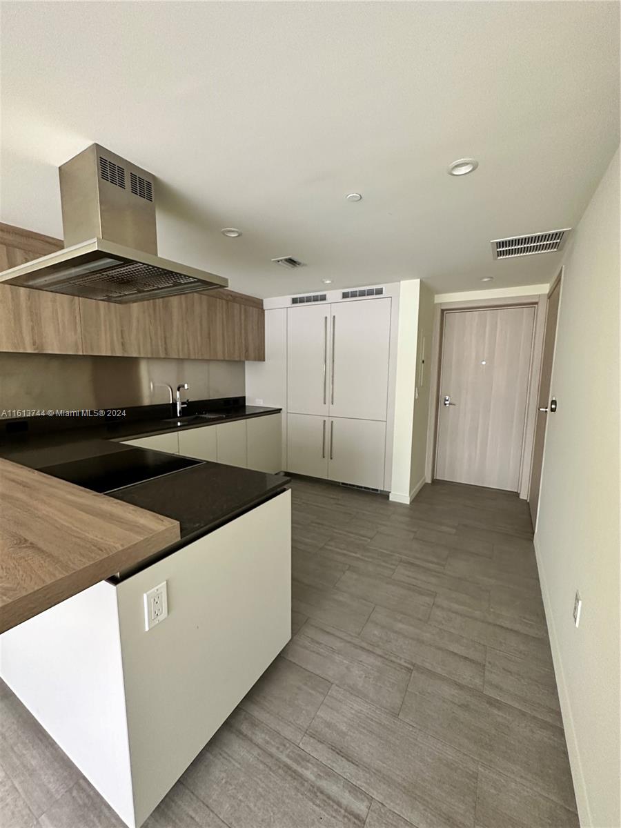 1000 Brickell Plz # 3004