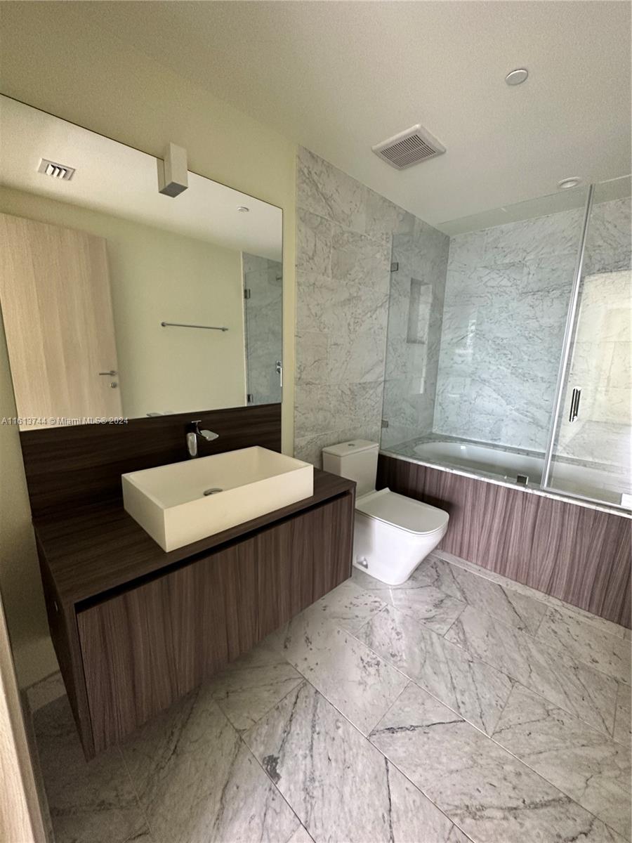 1000 Brickell Plz # 3004