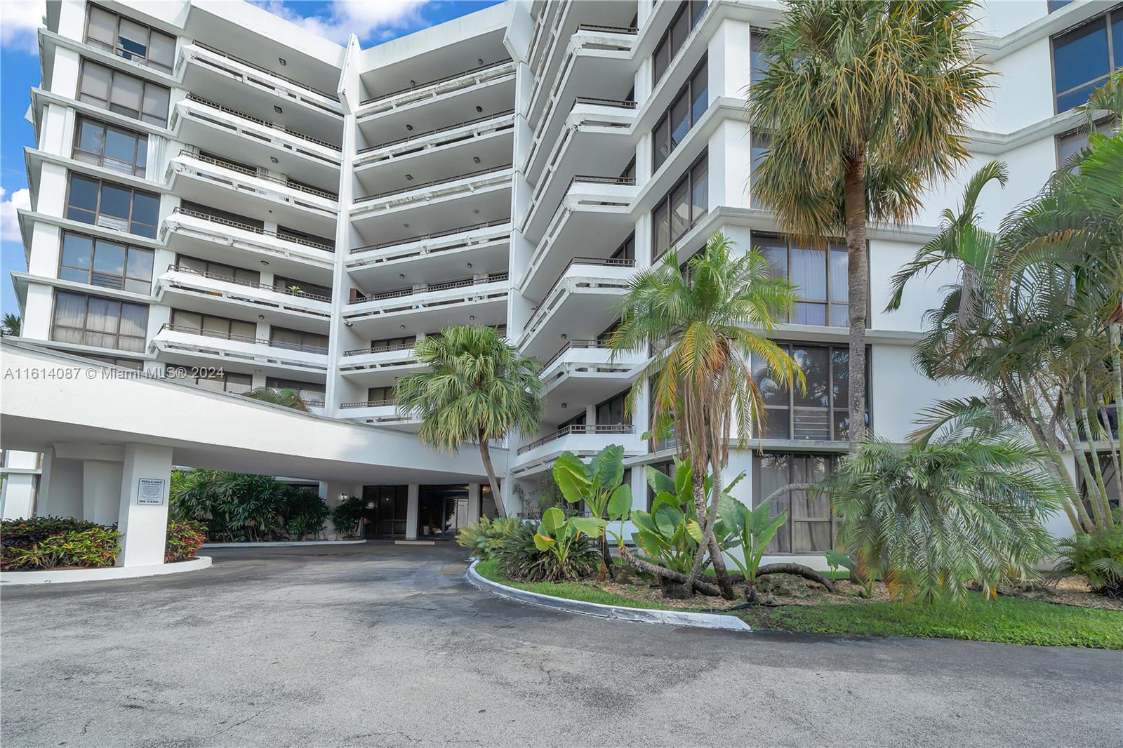 13953 Kendale Lakes Cir # 809B