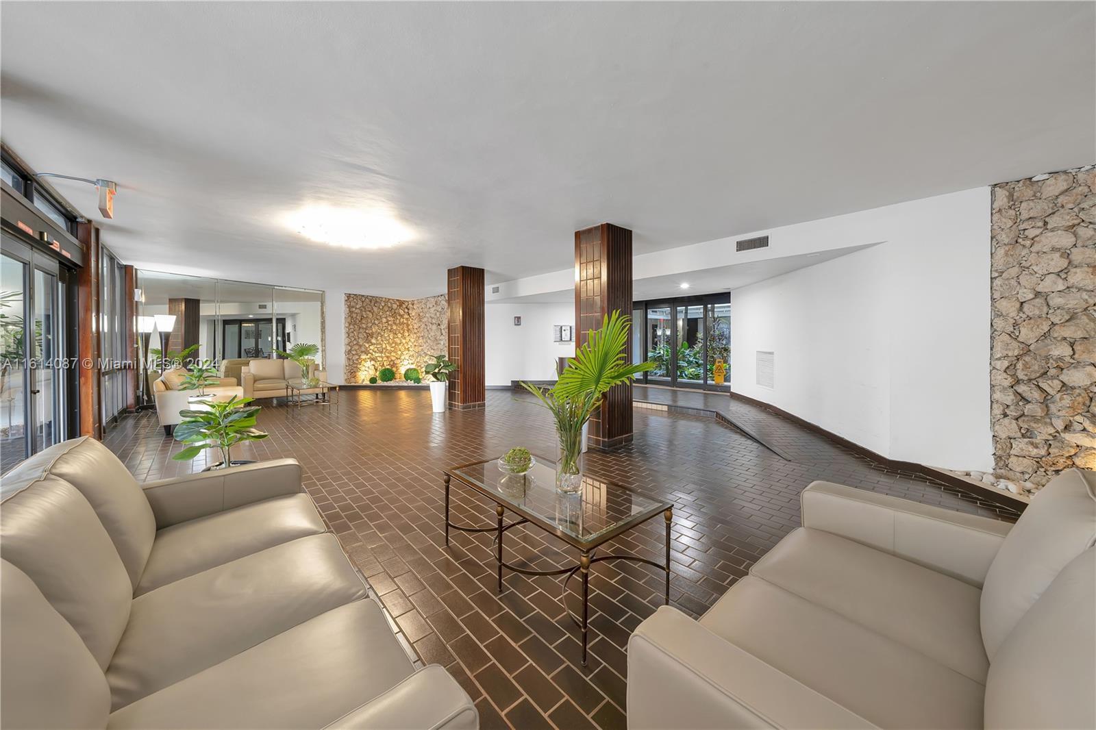 13953 Kendale Lakes Cir # 809B