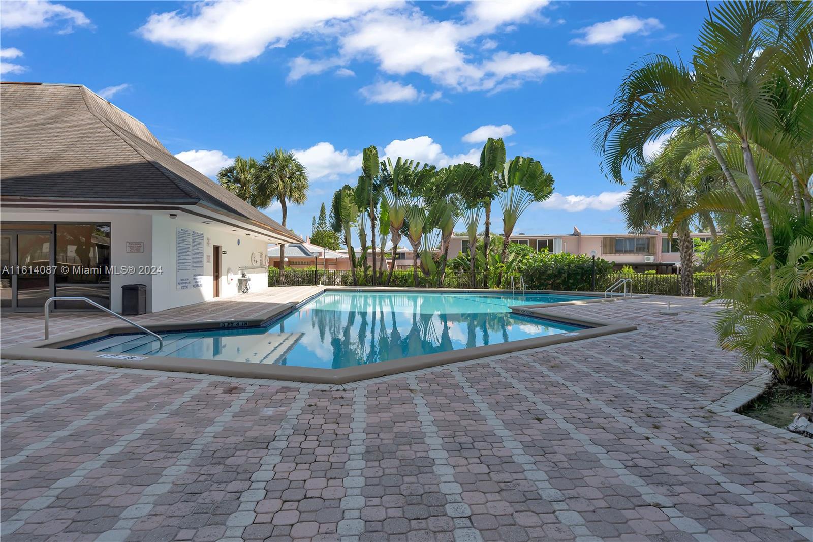 13953 Kendale Lakes Cir # 809B