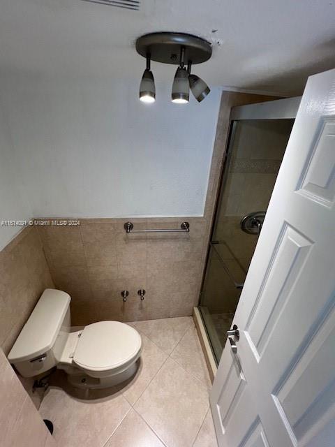 1325 W 68th St # 211