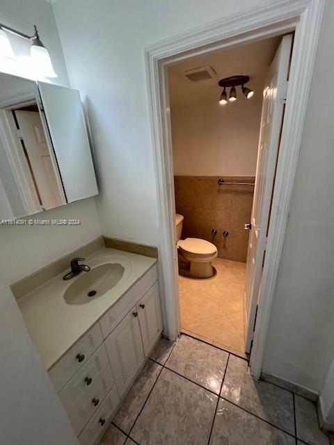 1325 W 68th St # 211
