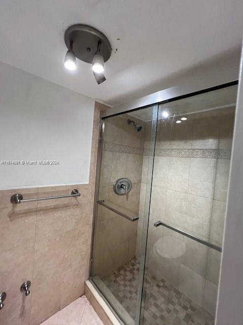 1325 W 68th St # 211