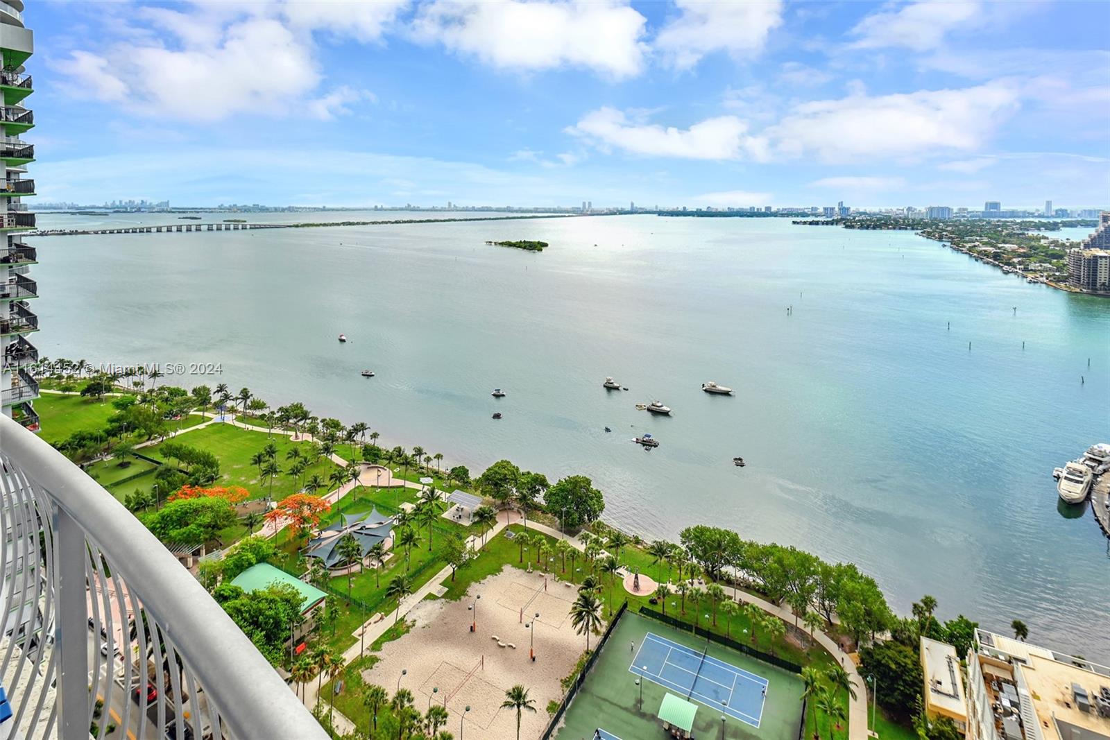 1750 N Bayshore Dr # 3302