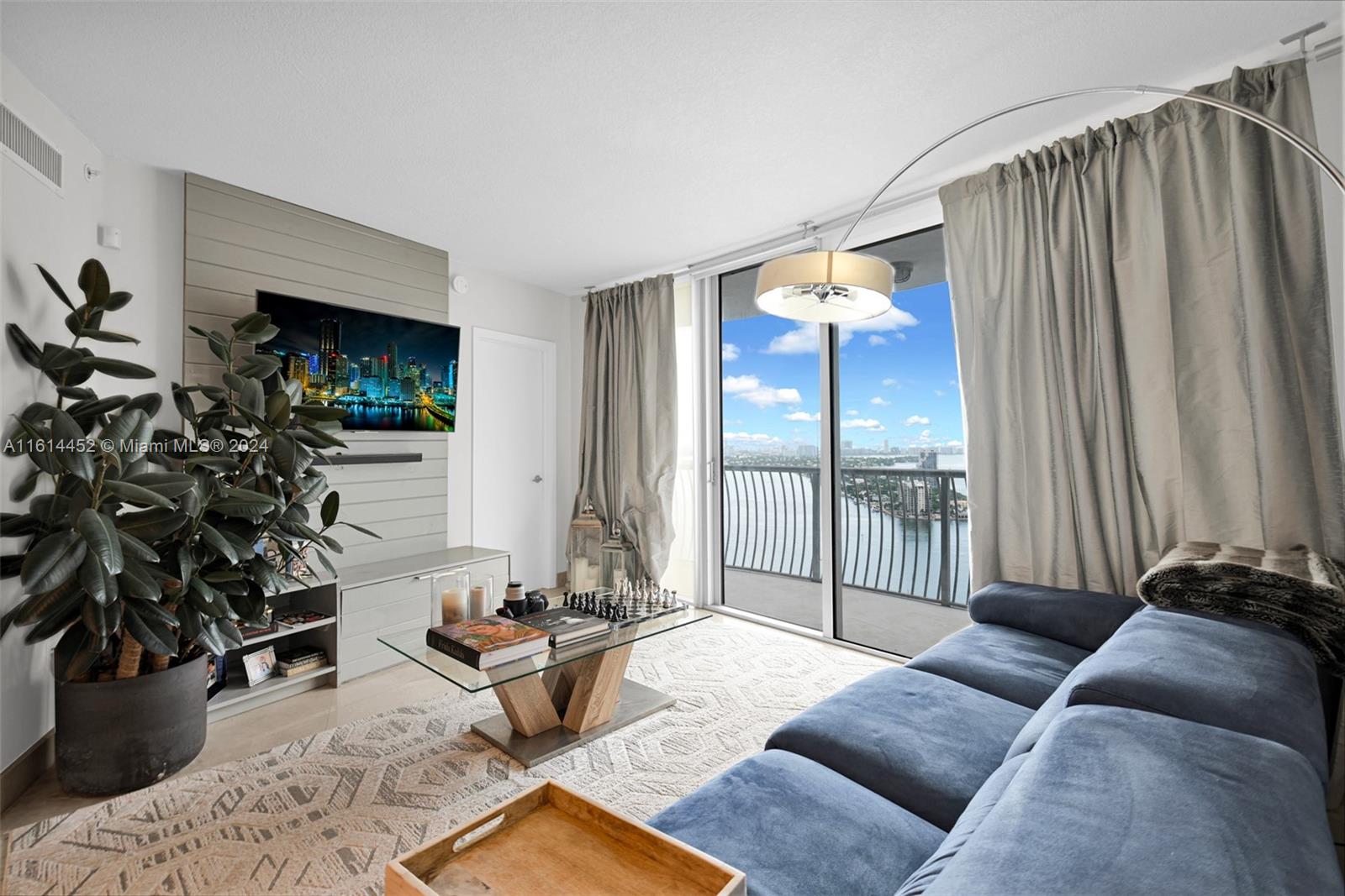 1750 N Bayshore Dr # 3302