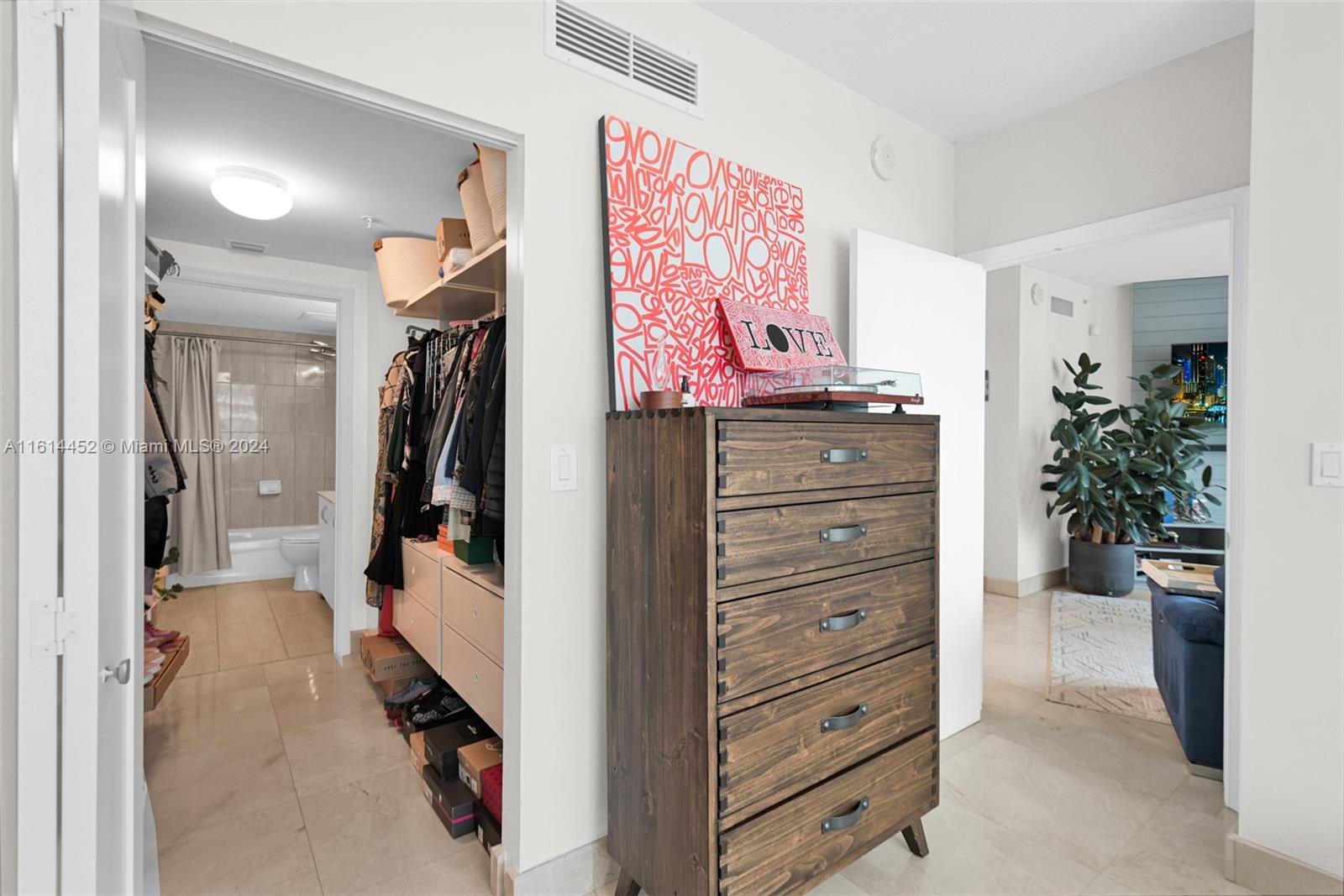 1750 N Bayshore Dr # 3302