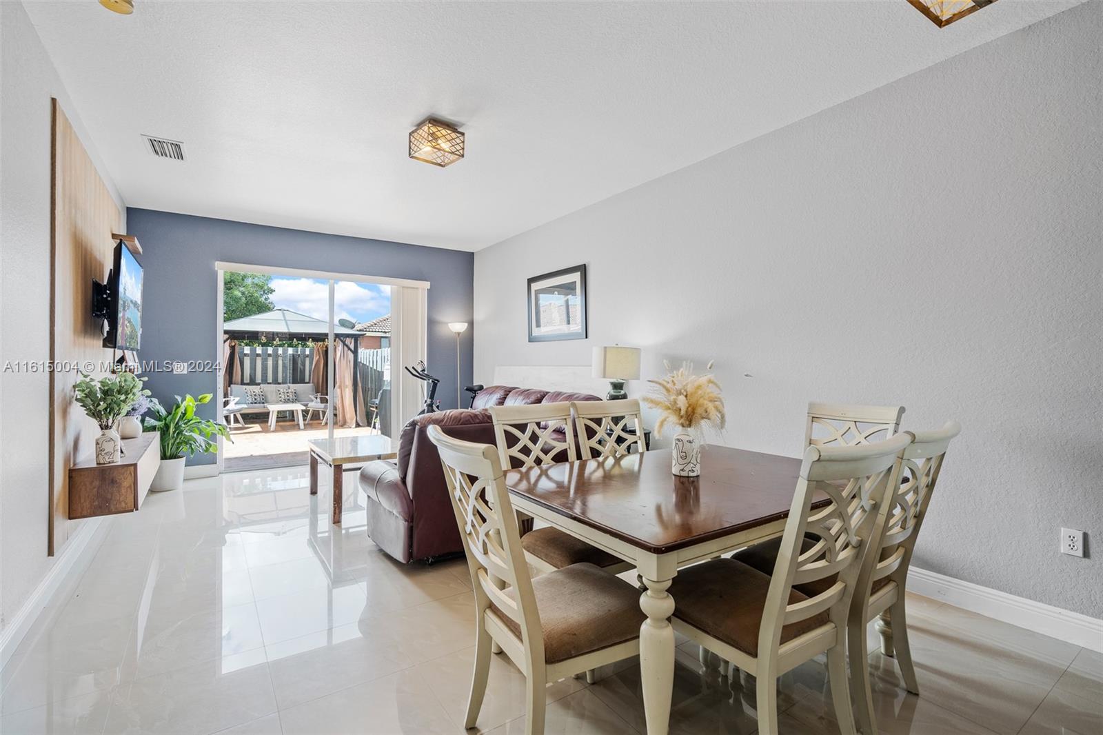 11112 SW 236th Ter