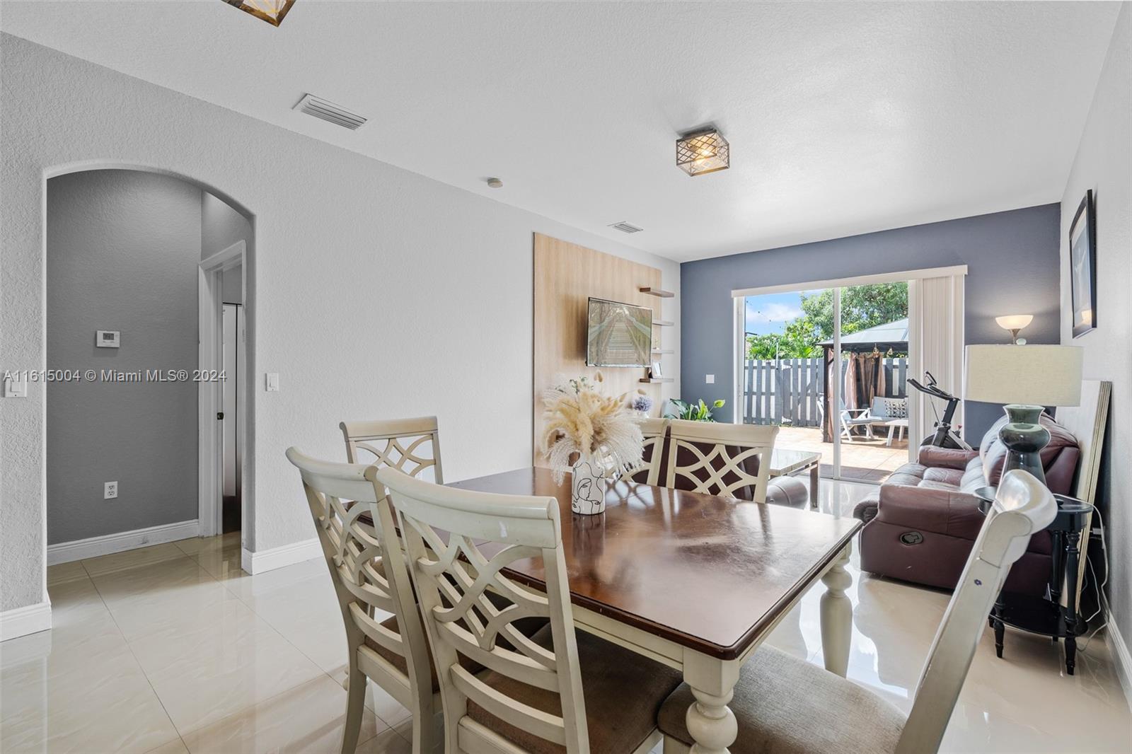 11112 SW 236th Ter
