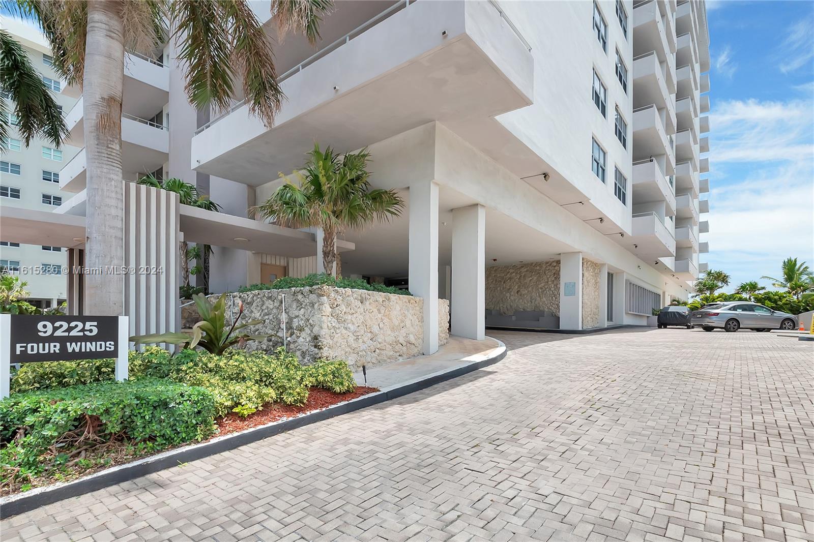 9225 Collins Ave # 1402
