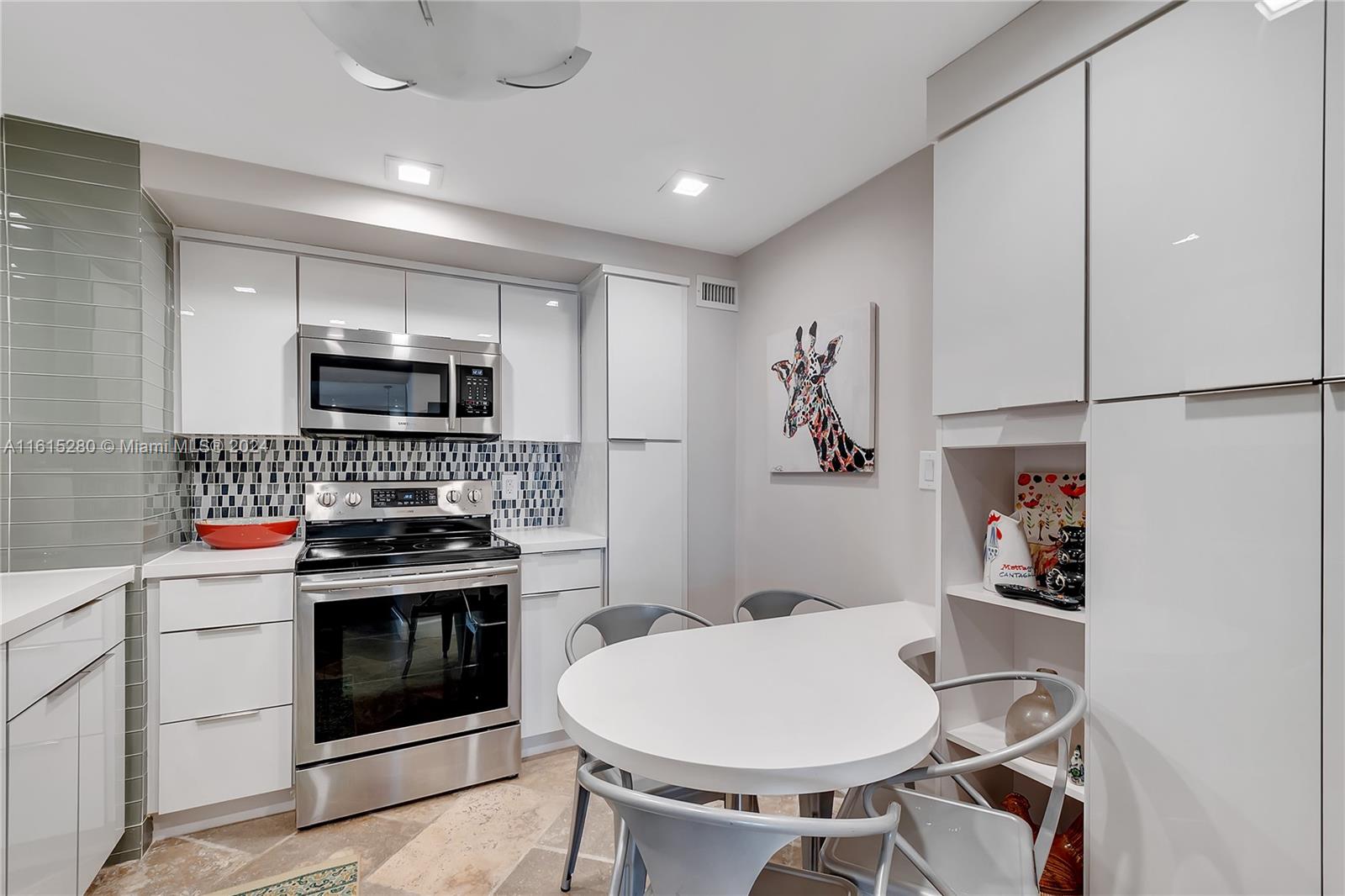 9225 Collins Ave # 1402