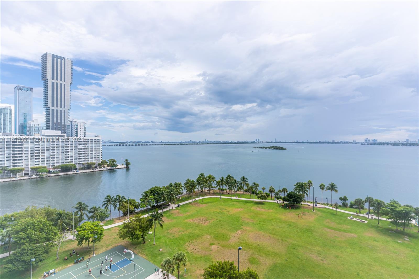 1900 N Bayshore Dr # 2003