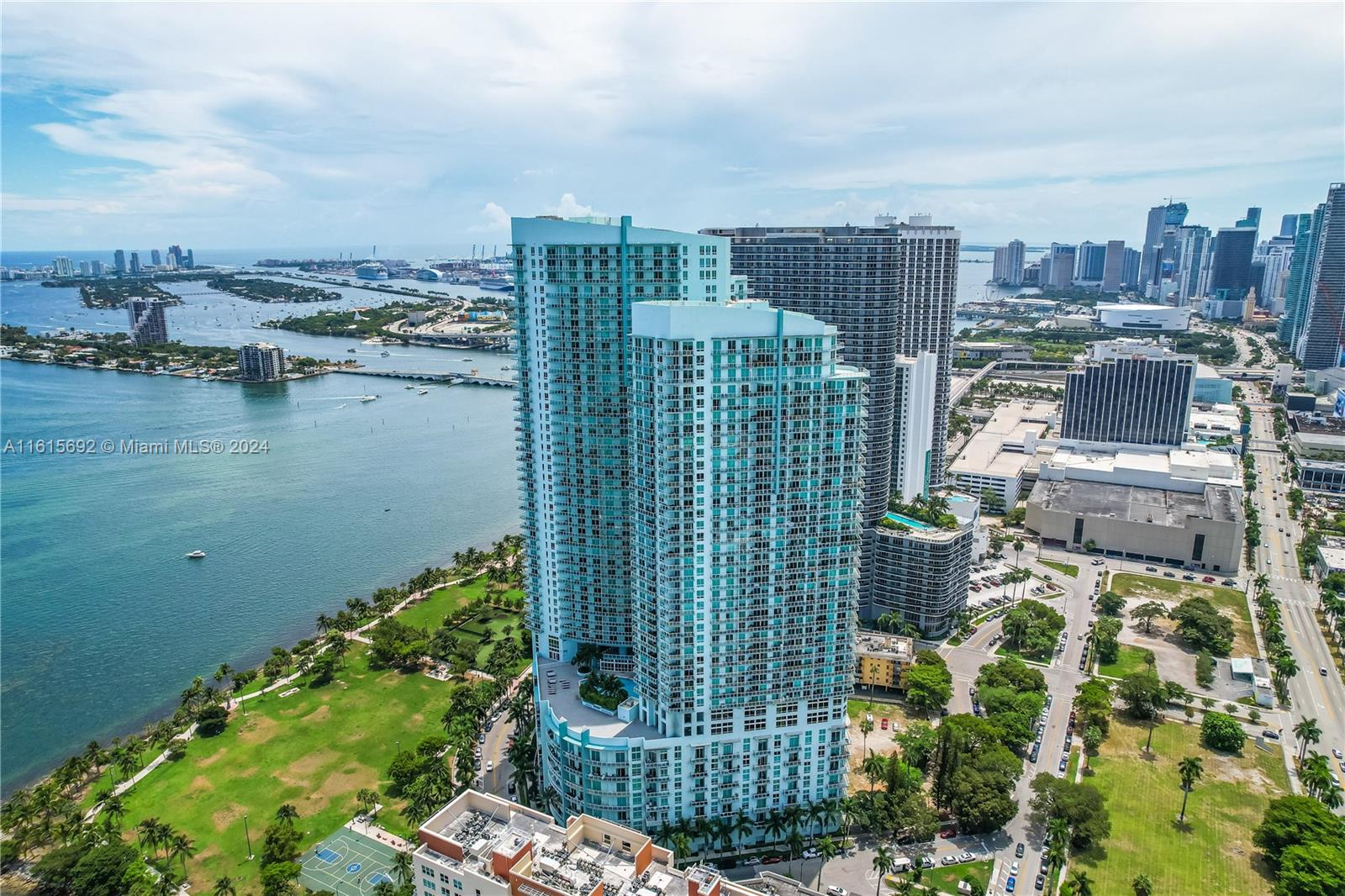 1900 N Bayshore Dr # 2003