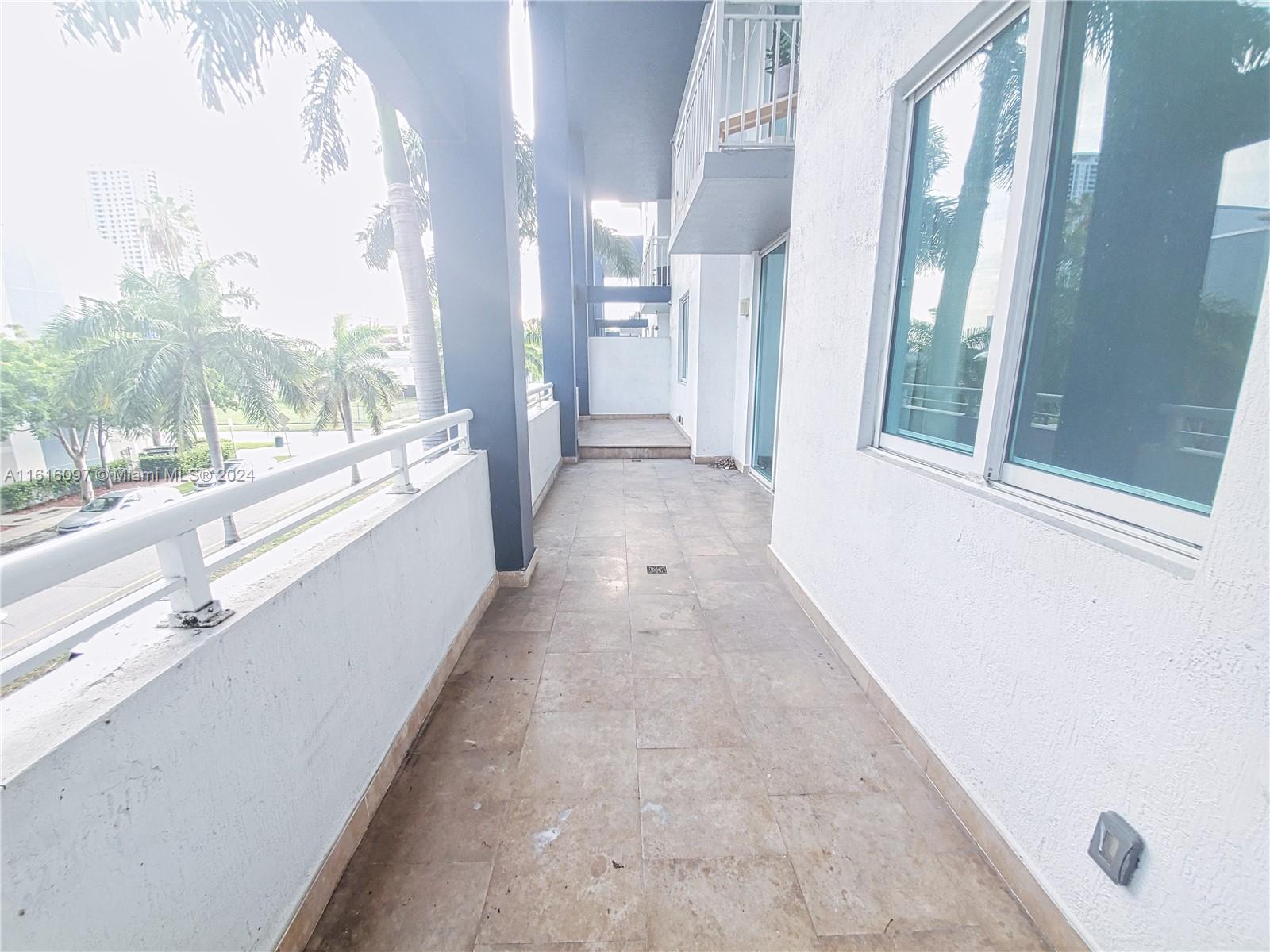 275 NE 18th St # 203