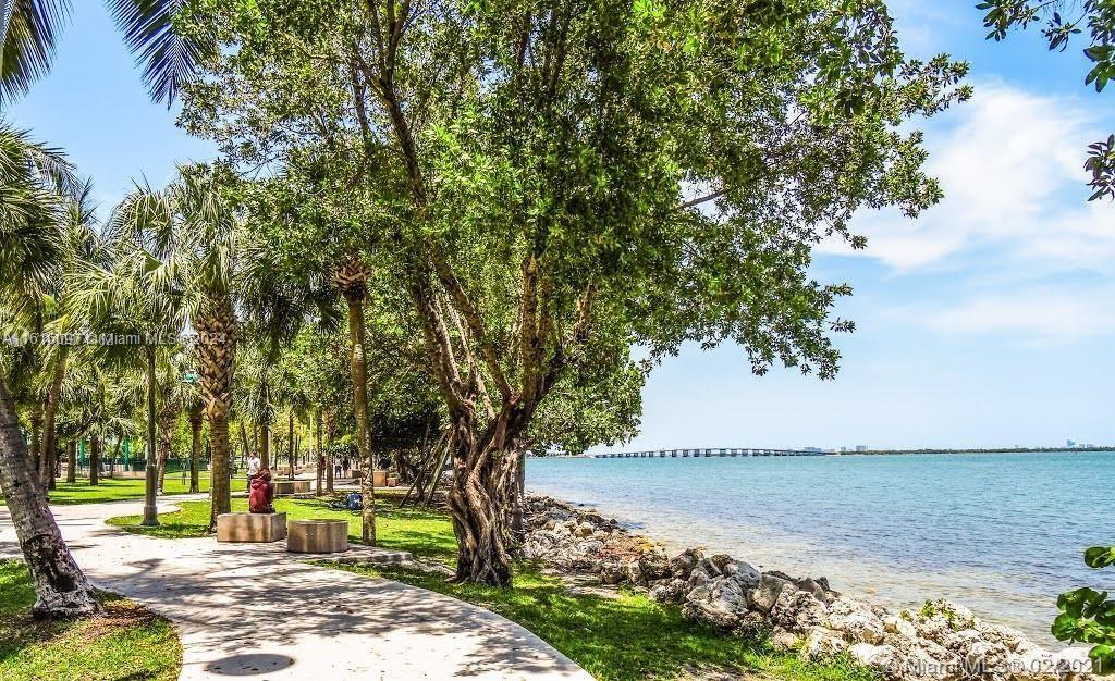 275 NE 18th St # 203