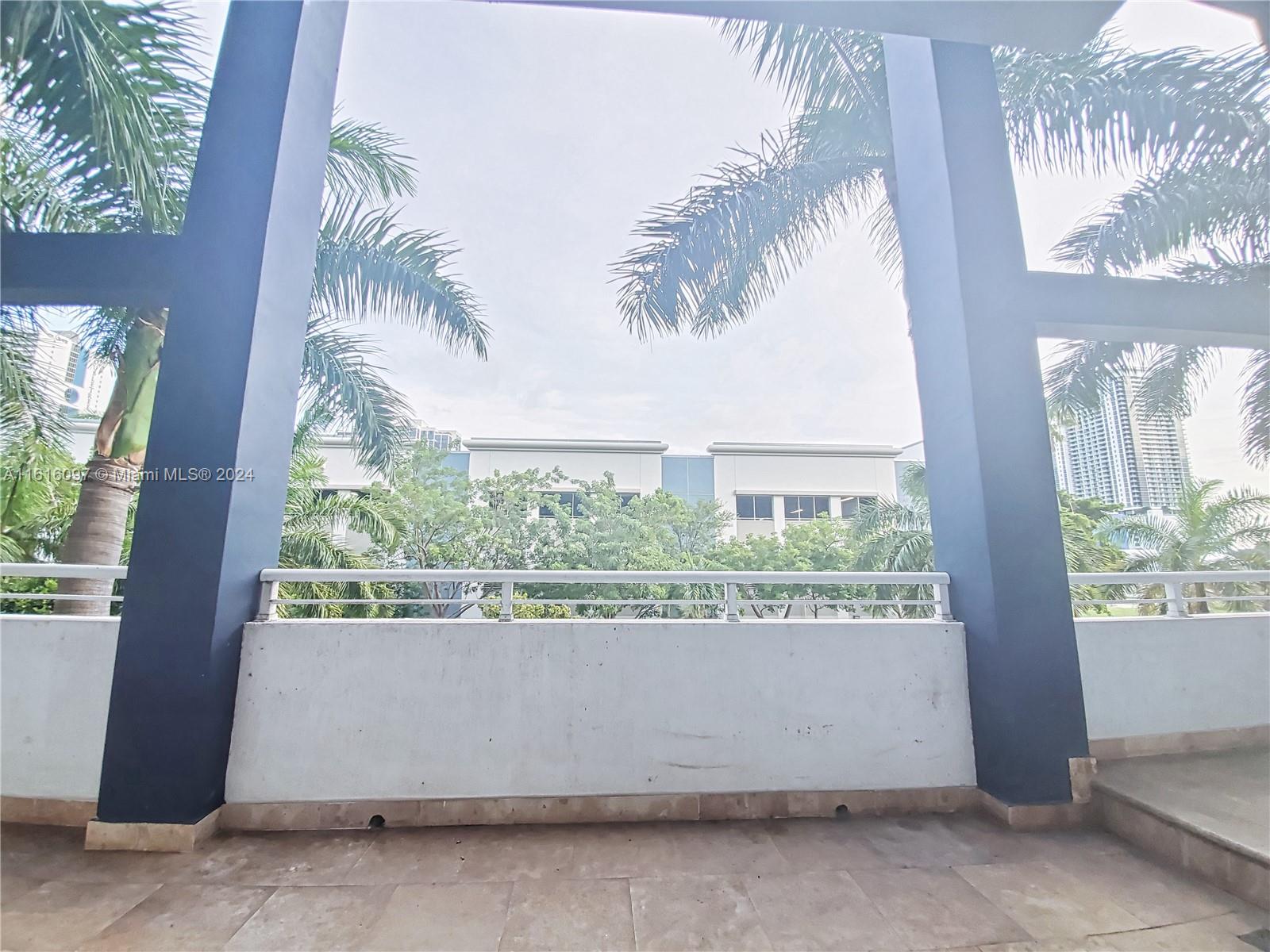 275 NE 18th St # 203