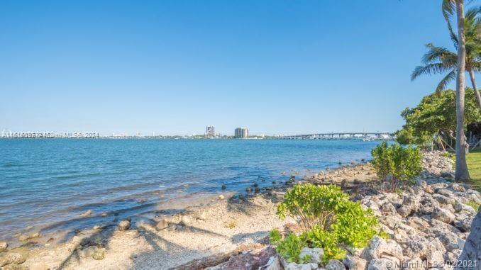 275 NE 18th St # 203