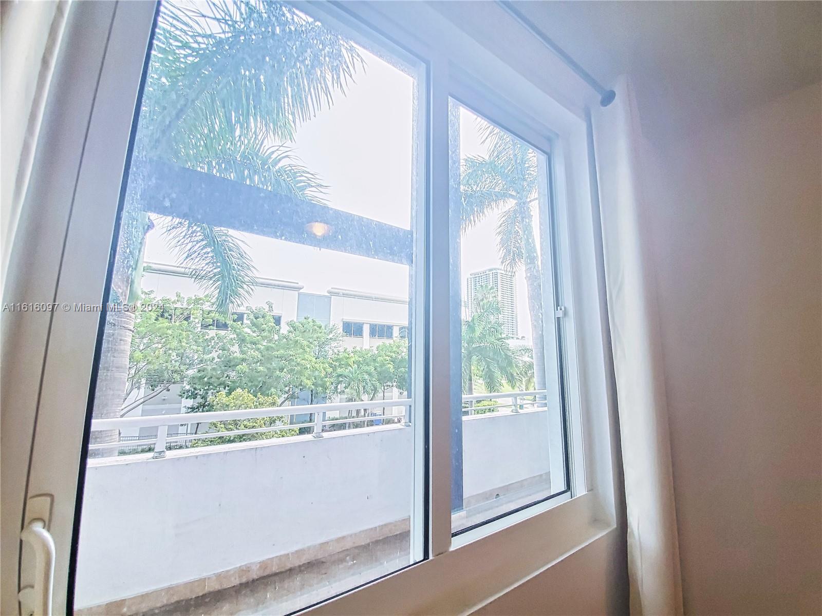 275 NE 18th St # 203