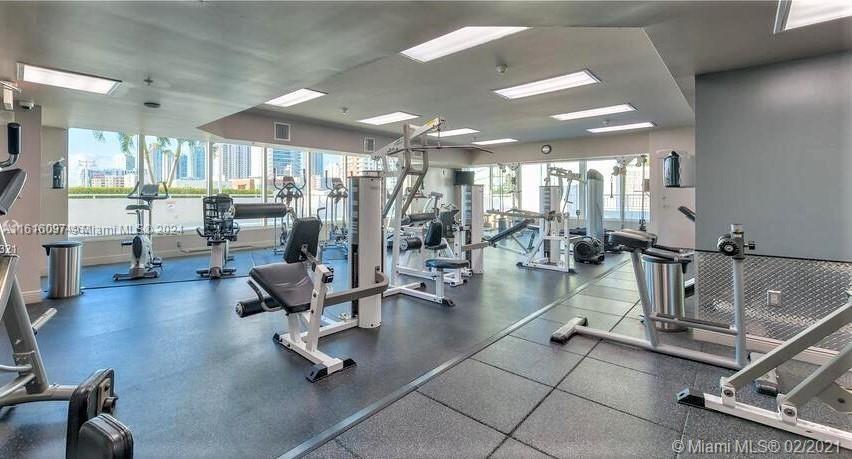 275 NE 18th St # 203