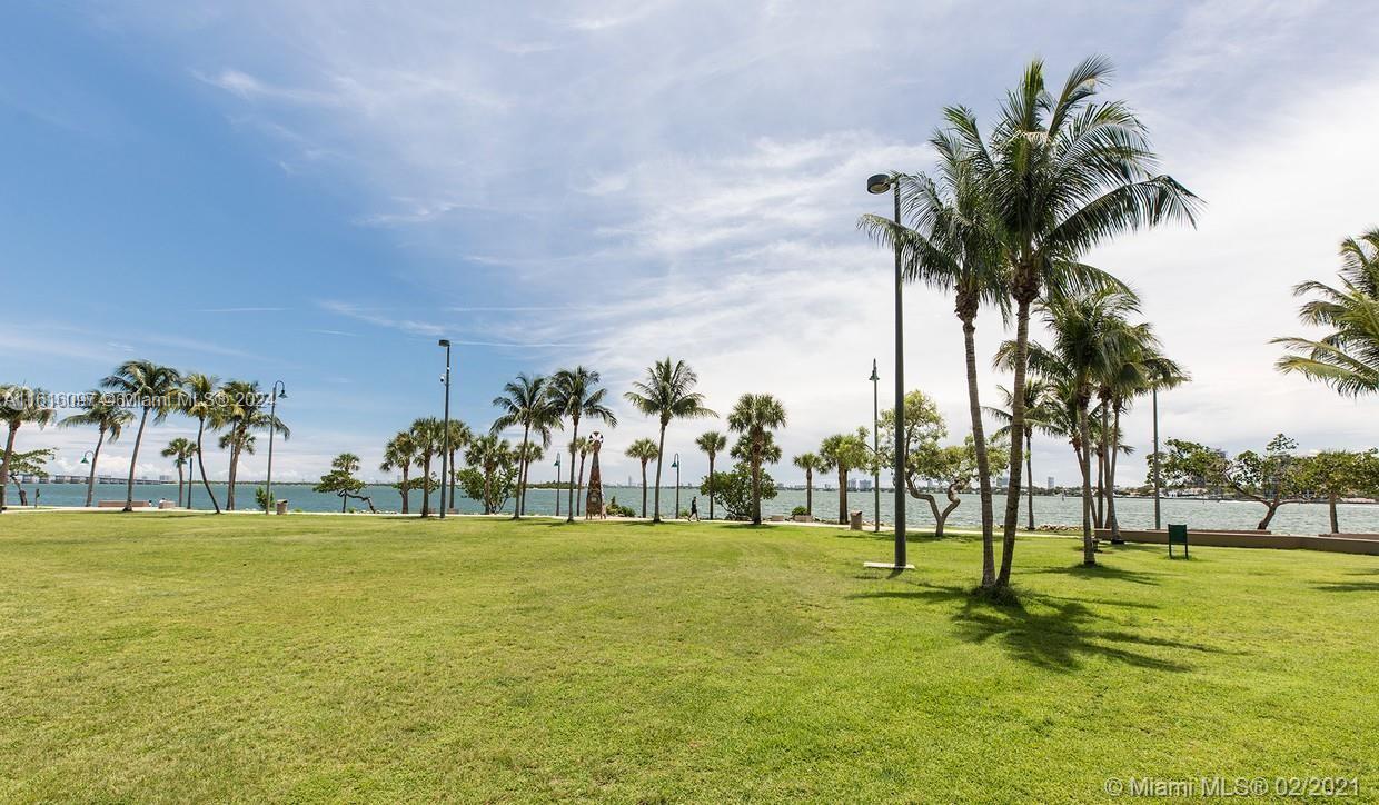 275 NE 18th St # 203