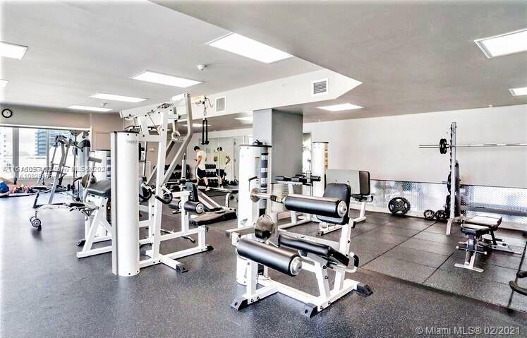 275 NE 18th St # 203