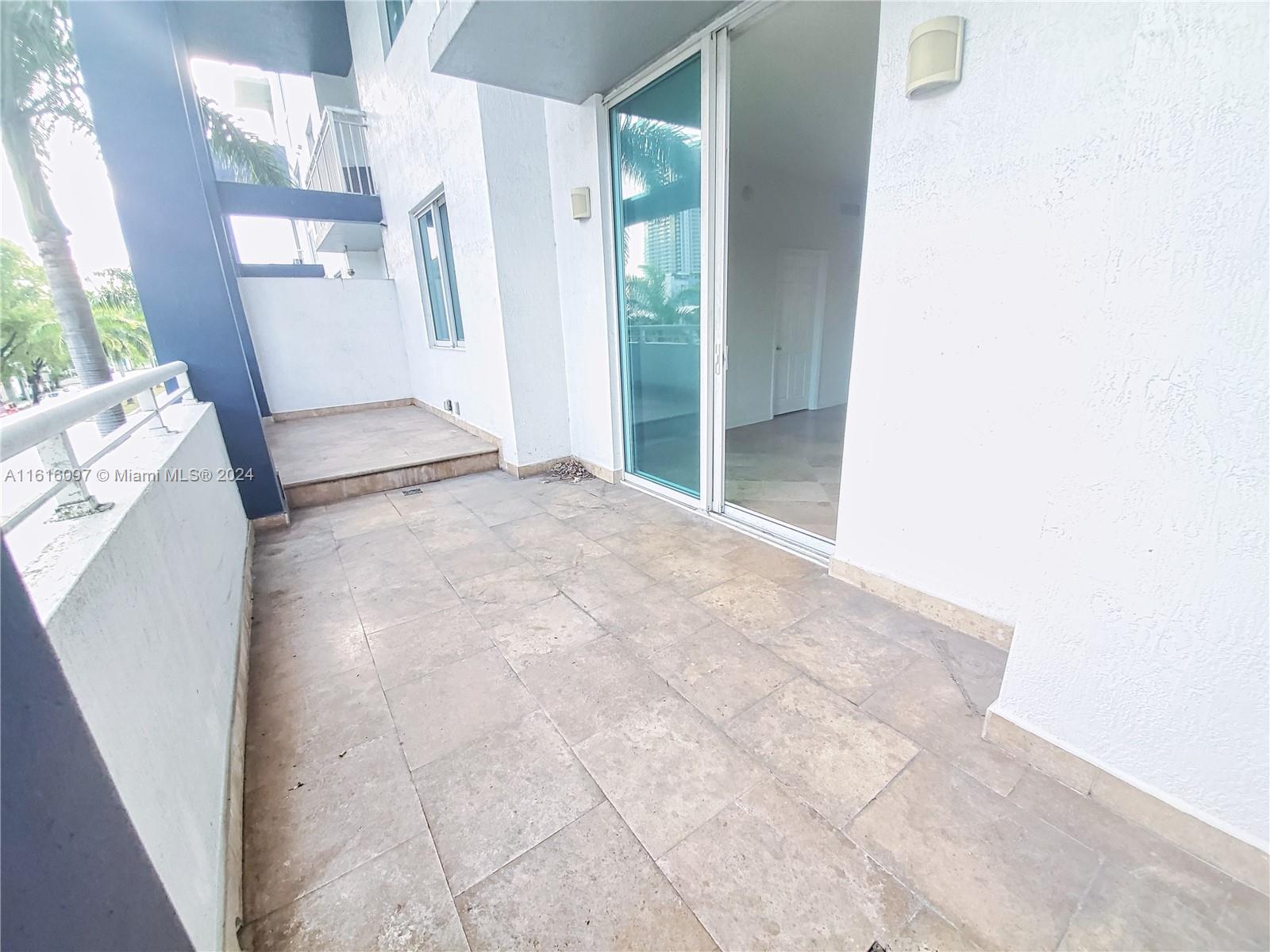 275 NE 18th St # 203