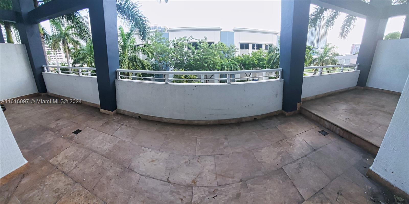 275 NE 18th St # 203