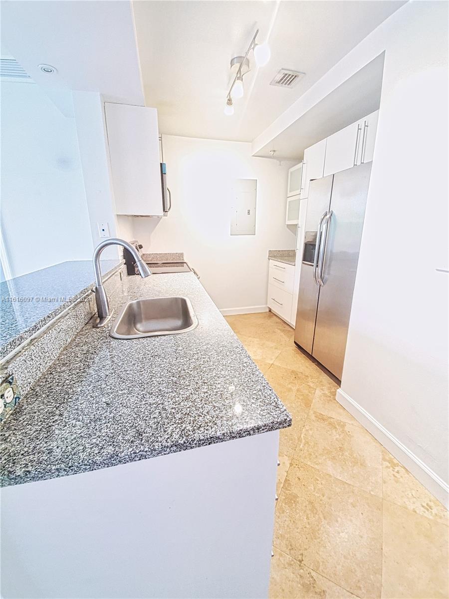 275 NE 18th St # 203