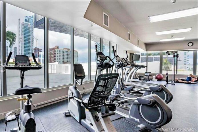 275 NE 18th St # 203