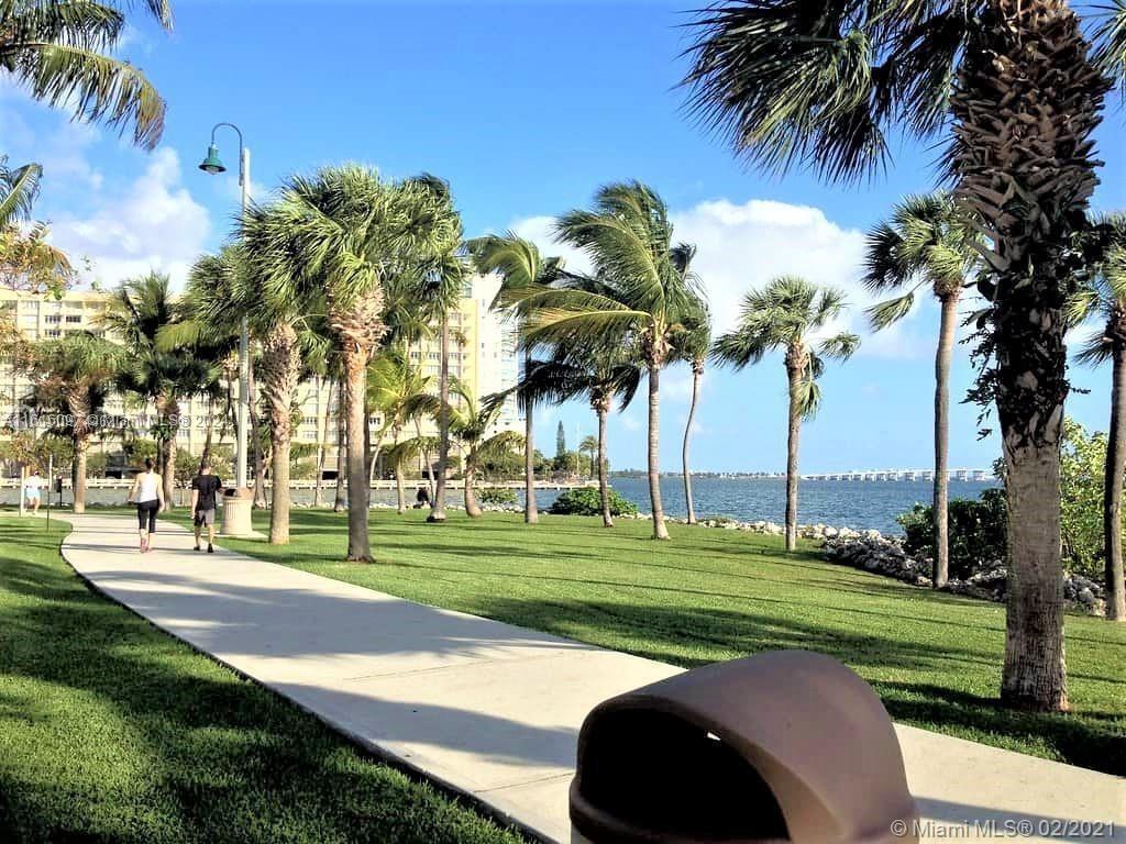 275 NE 18th St # 203