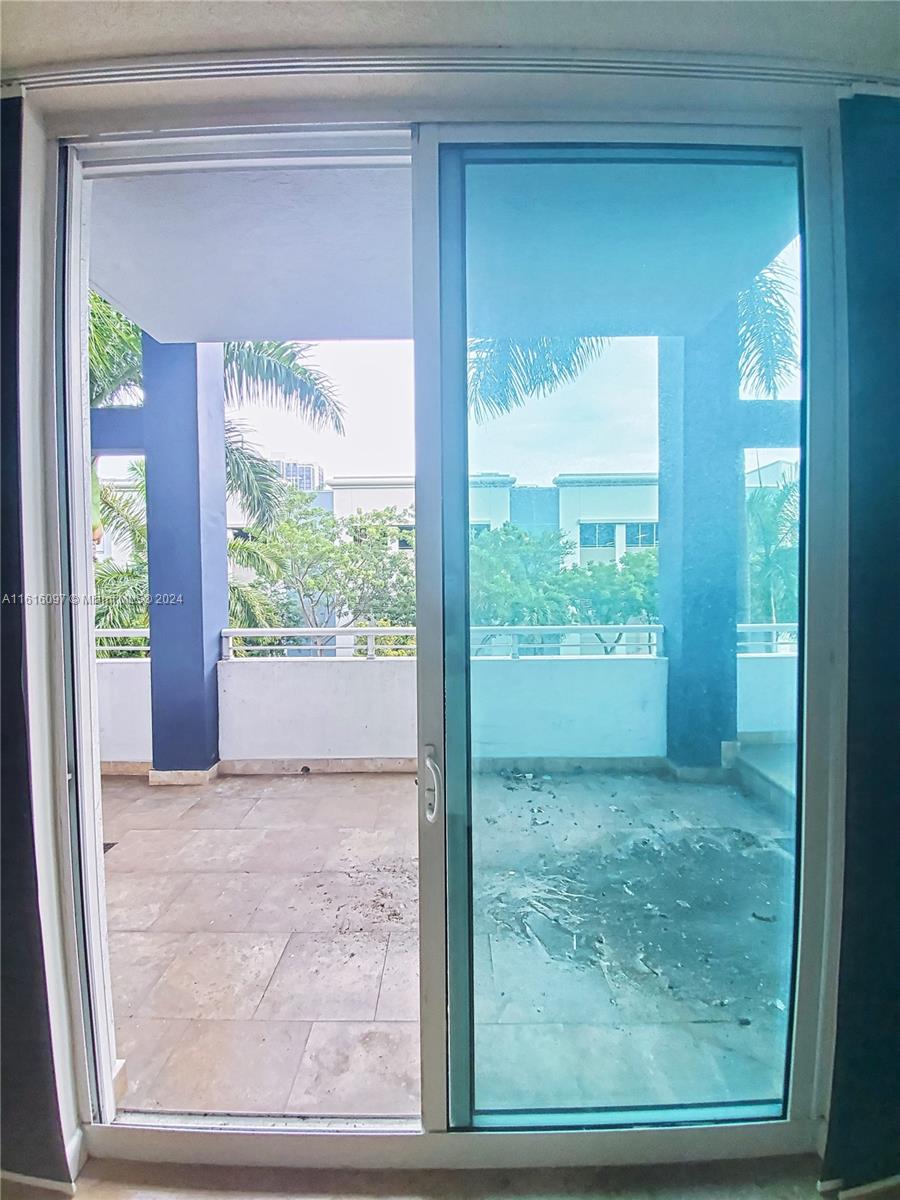 275 NE 18th St # 203