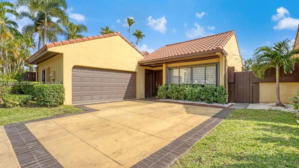 1040 NE 204th Ter