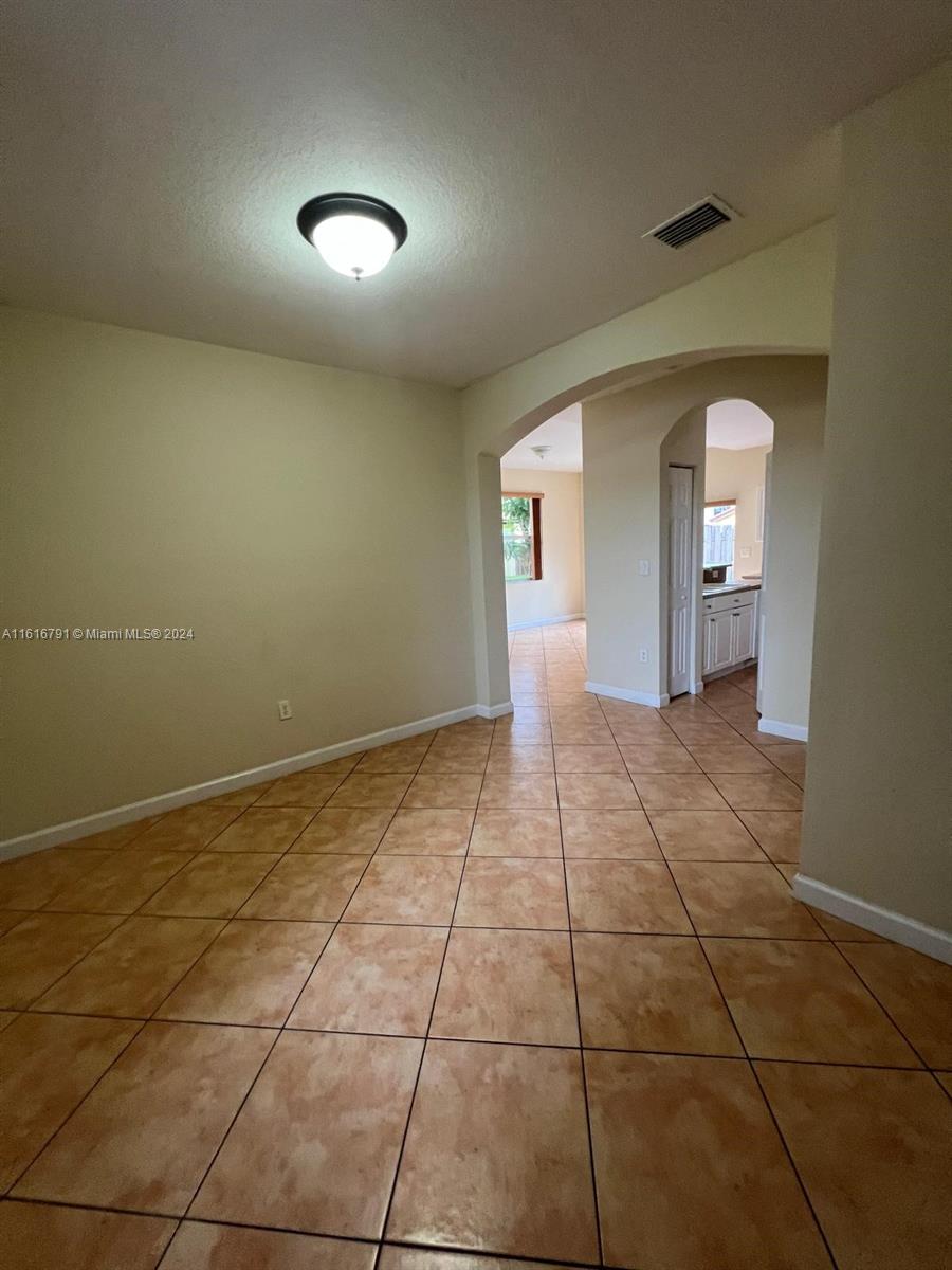 3355 NE 13th Cir Dr # 28 Unit: 103-28