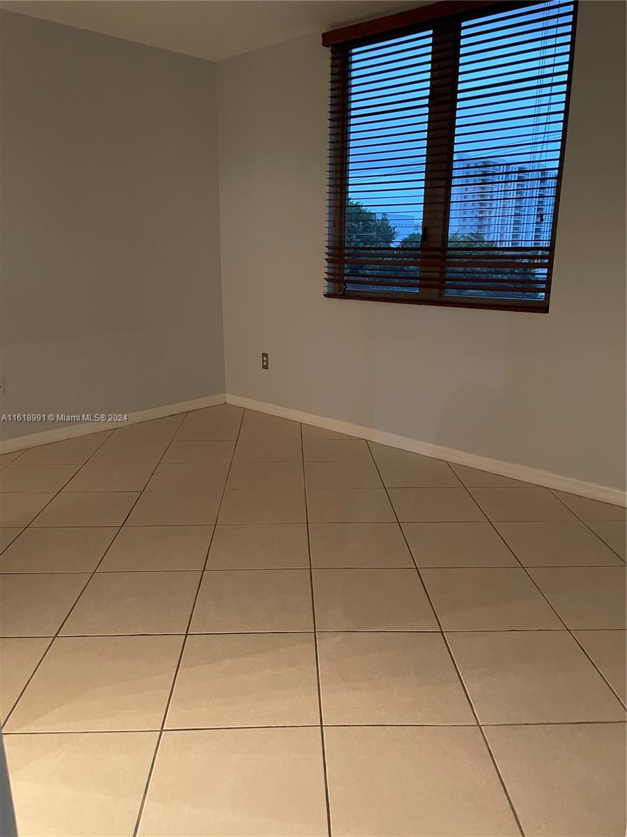2630 SW 28th St # 33