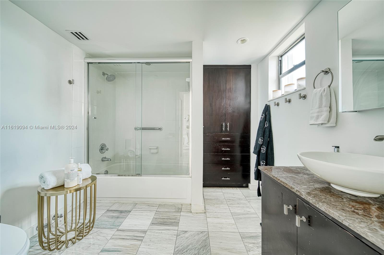 1775 Washington Ave # 6C
