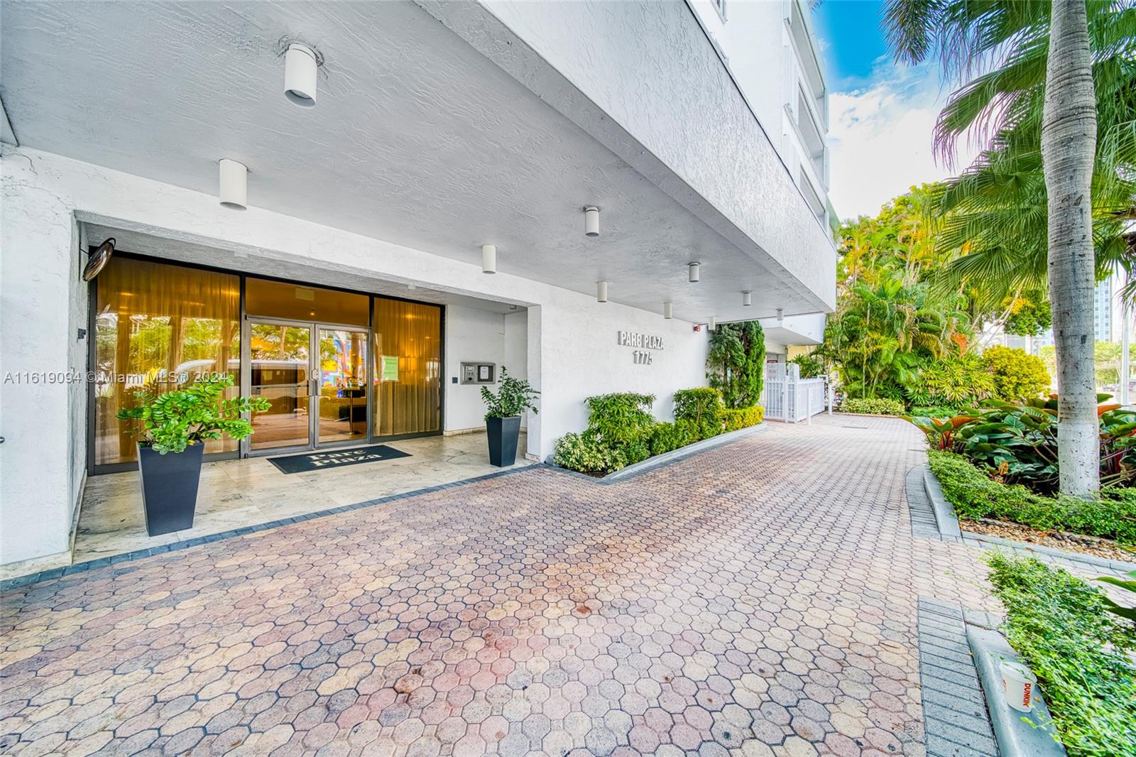 1775 Washington Ave # 6C