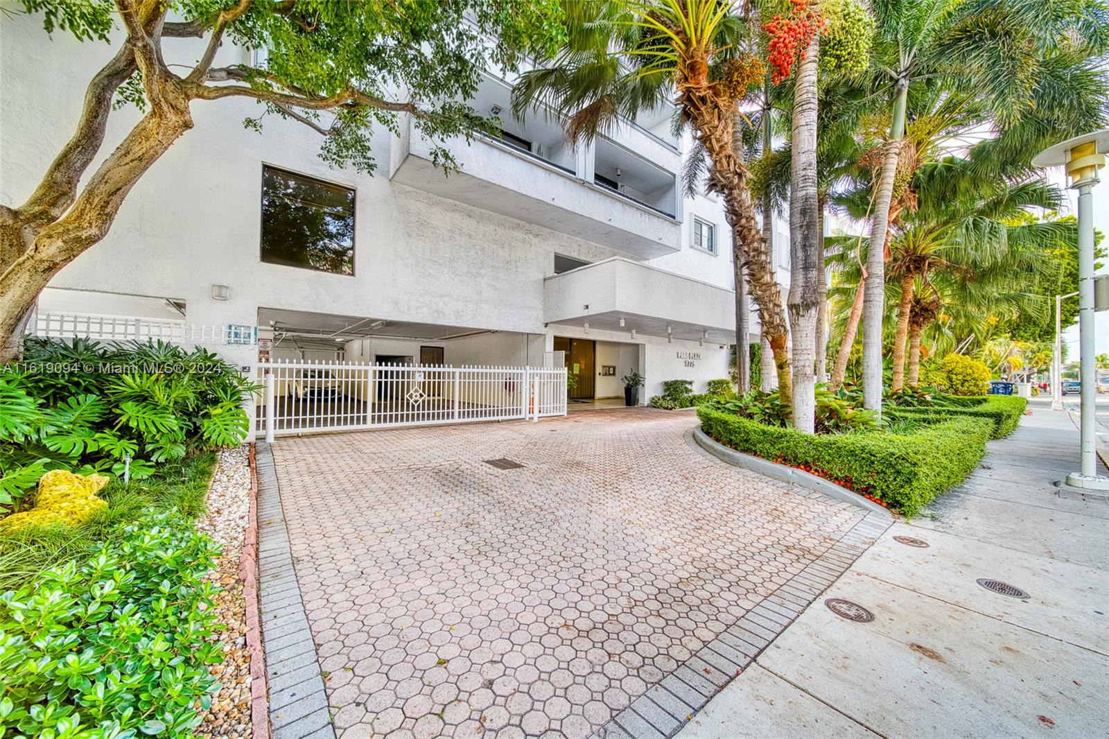 1775 Washington Ave # 6C