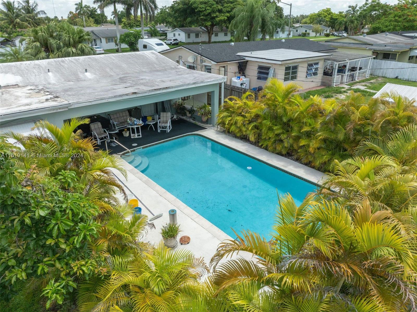 520 NW 15th St