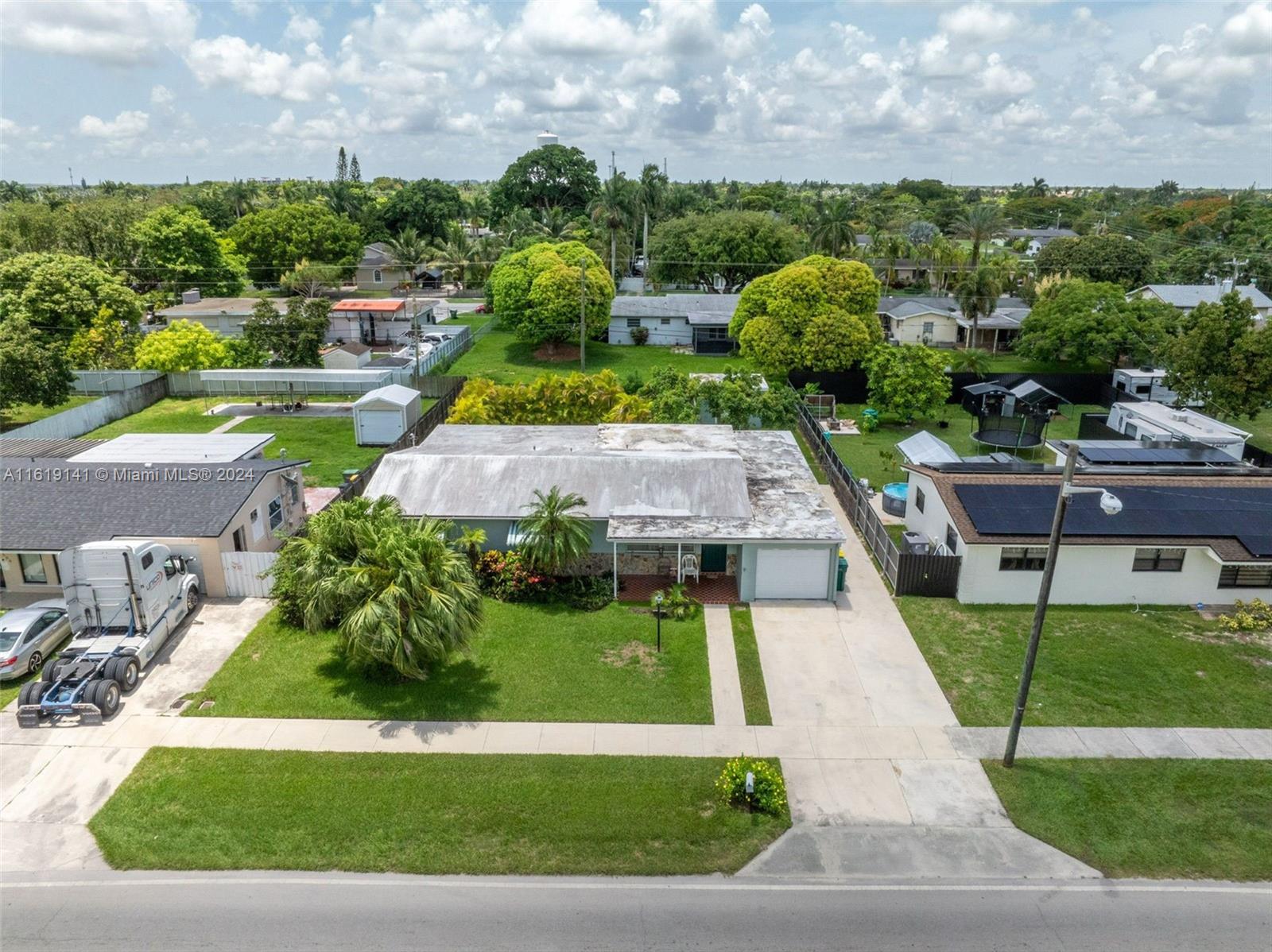 520 NW 15th St