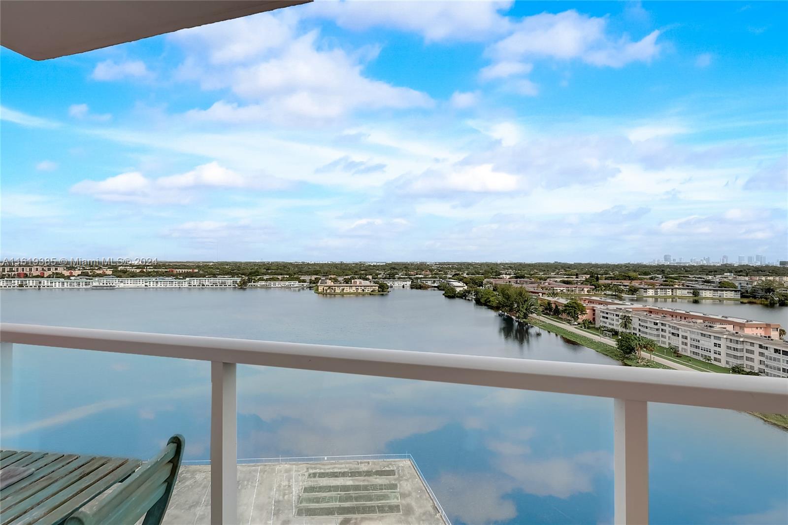 1351 NE Miami Gardens Dr Unit: 1506E