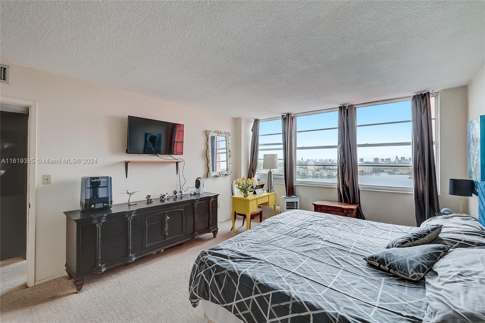 1351 NE Miami Gardens Dr Unit: 1506E