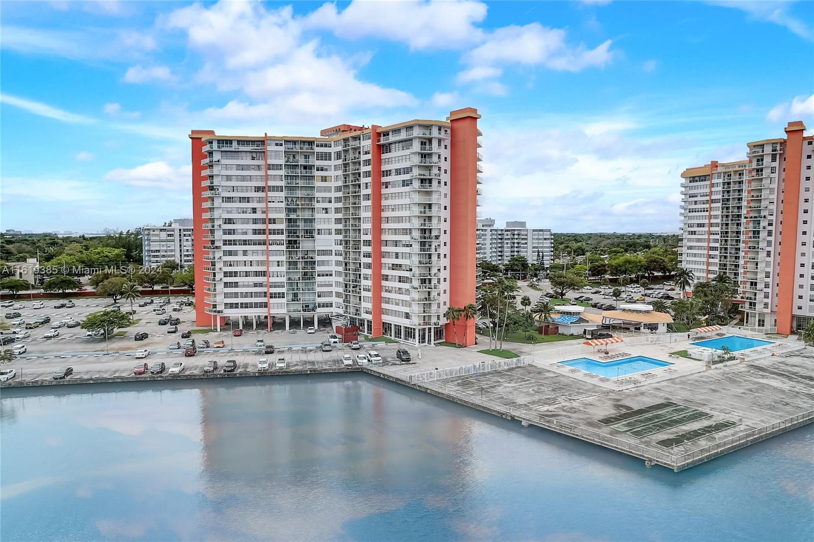 1351 NE Miami Gardens Dr Unit: 1506E